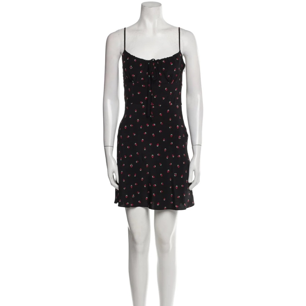 Réalisation Par
Silk Mini Dress